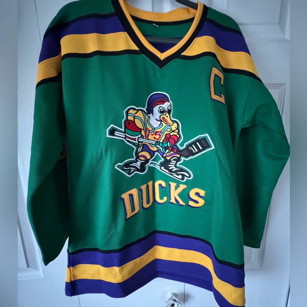 Mighty Ducks Charlie Conway Jersey (M)